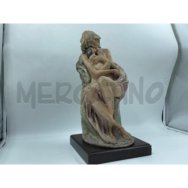STATUA DONNA CON BAMBINO IN TERRACOTTA F.TA NICO VENZO | Mercatino dell'Usato Torino via ceresole 1