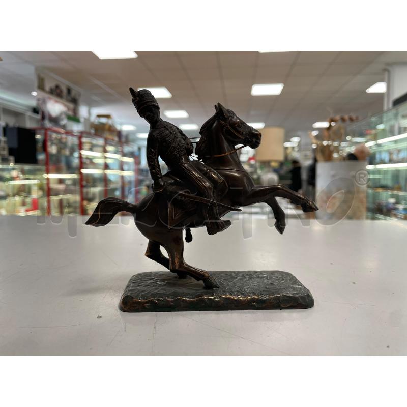STATUETTA IN BRONZO RAMATO LANCIERE A CAVALLO | Mercatino dell'Usato Torino via ceresole 1