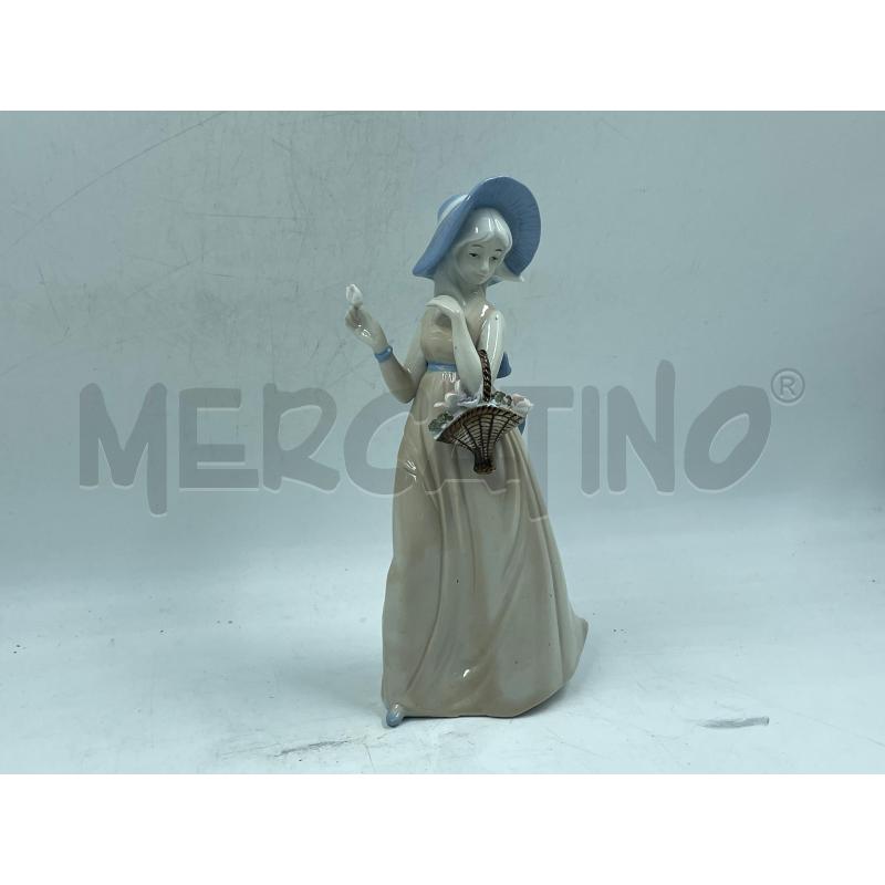 STATUINA PORCELLAN UNA SIGNORA CON CESTINO | Mercatino dell'Usato Torino via ceresole 1