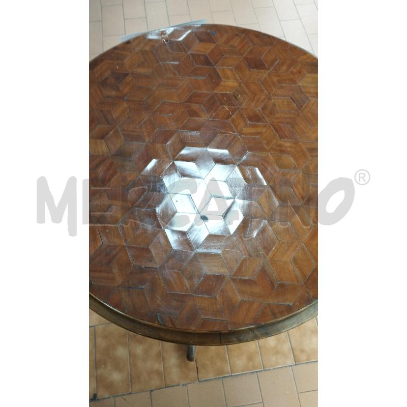 TAVOLINO ROTONDO CESELLATO | Mercatino dell'Usato Torino via ceresole 3