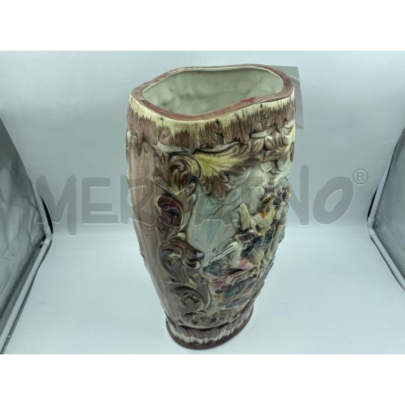 VASO PORTAOMBRELLI CAPODIMONTE FIGURE FEMMINILI | Mercatino dell'Usato Torino via ceresole 2