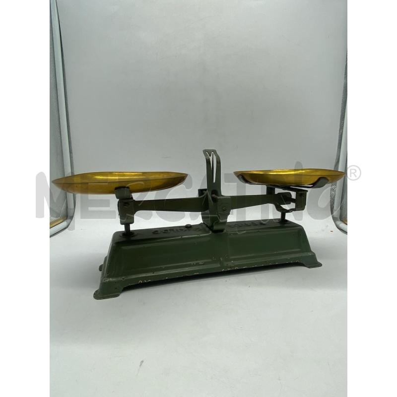 BILANCIA ANTICA K&F BASE METALLO VERDE | Mercatino dell'Usato Torino c.so traiano 4