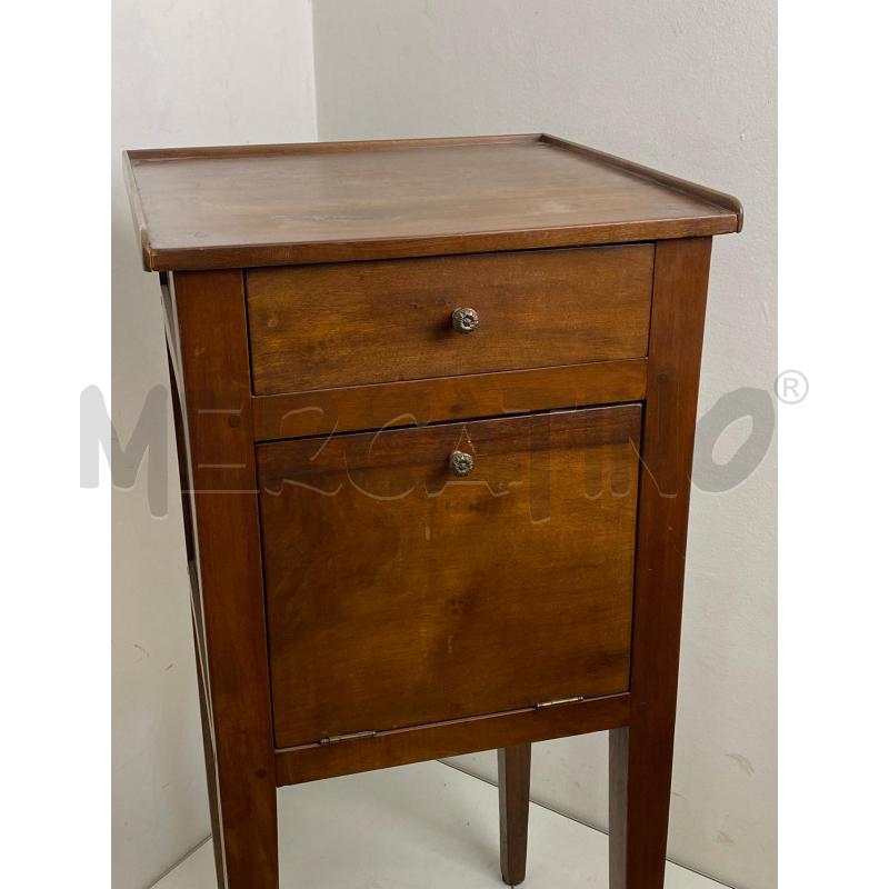 COMODINO IN NOCE ANTICO | Mercatino dell'Usato Torino c.so traiano 2