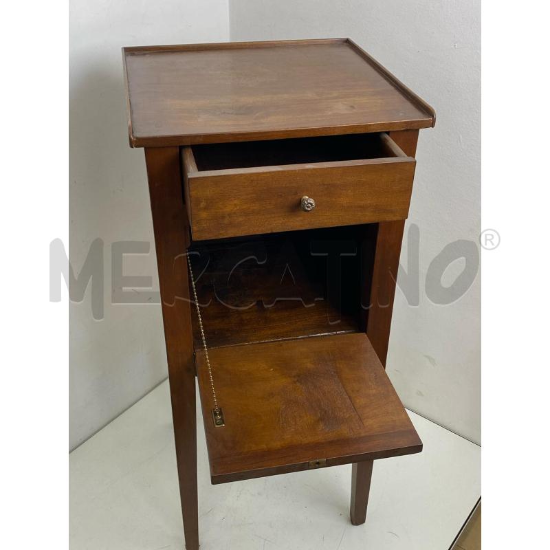 COMODINO IN NOCE ANTICO | Mercatino dell'Usato Torino c.so traiano 3