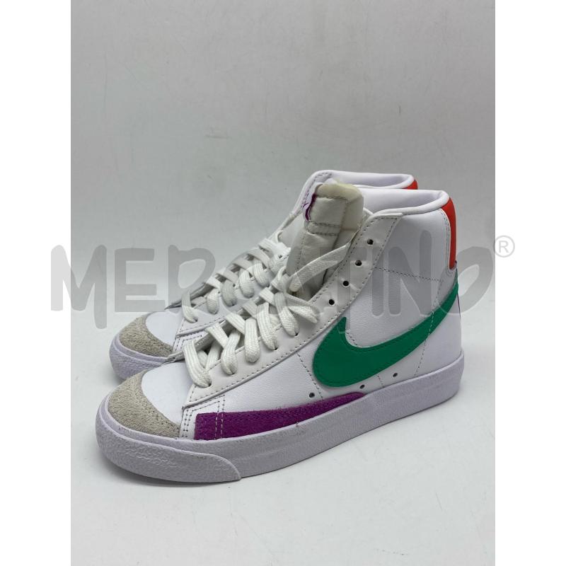 SCARPE DONNA NIKE BIANC  ROSSO FUCHS | Mercatino dell'Usato Torino c.so traiano 2