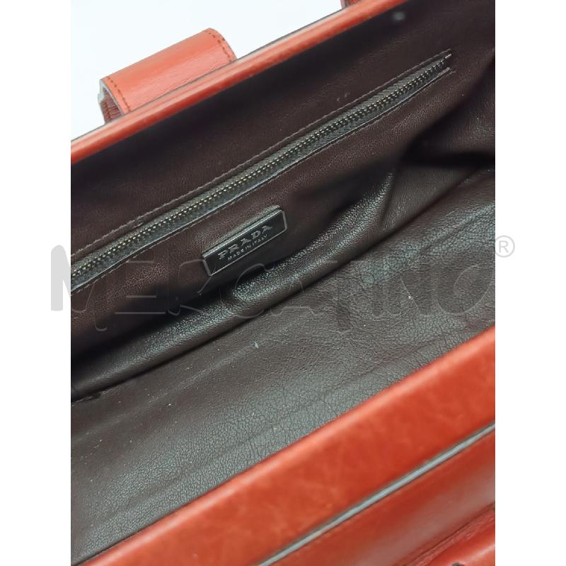 BORSA DONNA BAULETTO PRADA IN PELLE ROSSA INTERNO NERO  | Mercatino dell'Usato Torino tenivelli 3