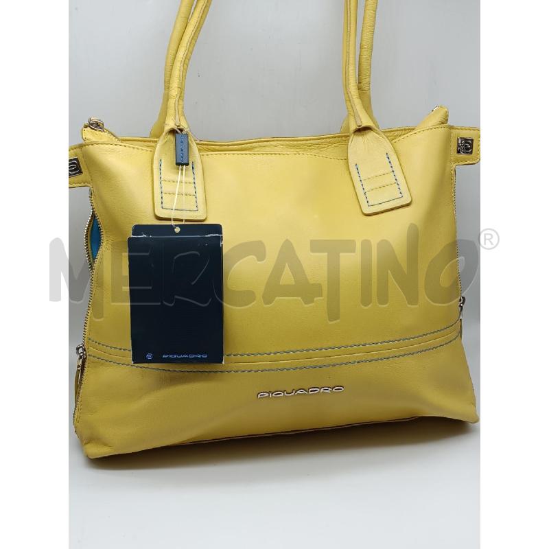 BORSA DONNA PIQUADRO IN PELLE GIALLA CUCITURE BLU  | Mercatino dell'Usato Torino tenivelli 1
