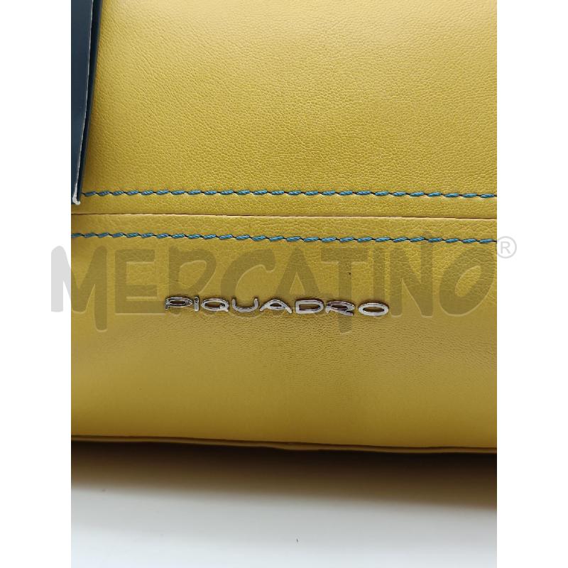 BORSA DONNA PIQUADRO IN PELLE GIALLA CUCITURE BLU  | Mercatino dell'Usato Torino tenivelli 2