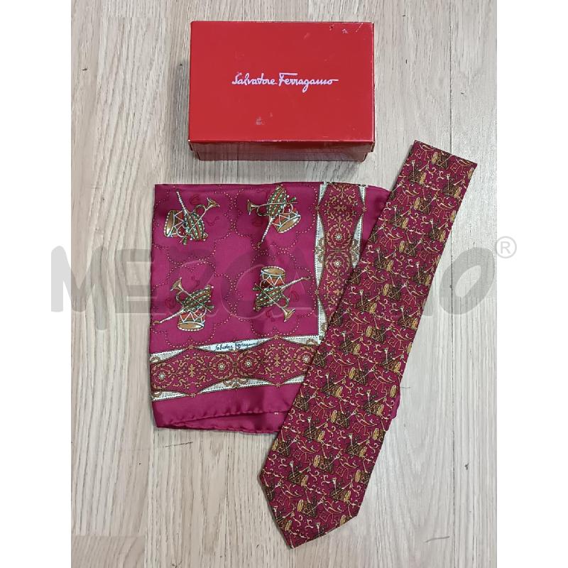 CRAVATTA + FAZZOLETTI SALVATORE FERRAGAMO BORDEAUX FANTASIA STRUMENTI MUSICALI  | Mercatino dell'Usato Torino tenivelli 1