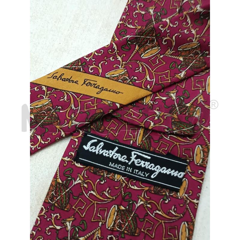 CRAVATTA + FAZZOLETTI SALVATORE FERRAGAMO BORDEAUX FANTASIA STRUMENTI MUSICALI  | Mercatino dell'Usato Torino tenivelli 4