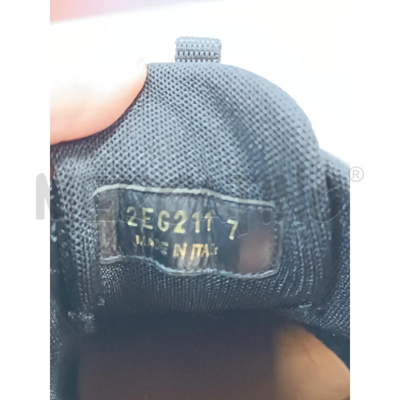 SCARPE UOMO PRADA PELLE E INSERTI GRIGIO E TESSUTO NERO  | Mercatino dell'Usato Torino tenivelli 5