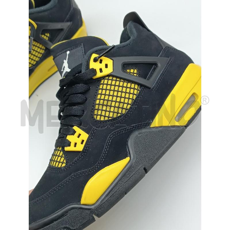 SNEAKERS DONNA AIR JORDAN 4 RETRO NERE E GIALLE  | Mercatino dell'Usato Torino tenivelli 3