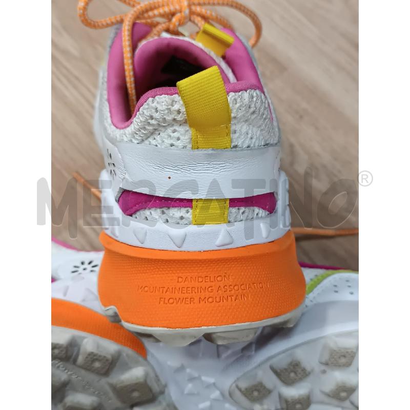 SNEAKERS DONNA FLOWER MOUNTAIN BIANCHE INSERTI COLORI ROSA BLU GIALLO ARANCIONE  | Mercatino dell'Usato Torino tenivelli 5