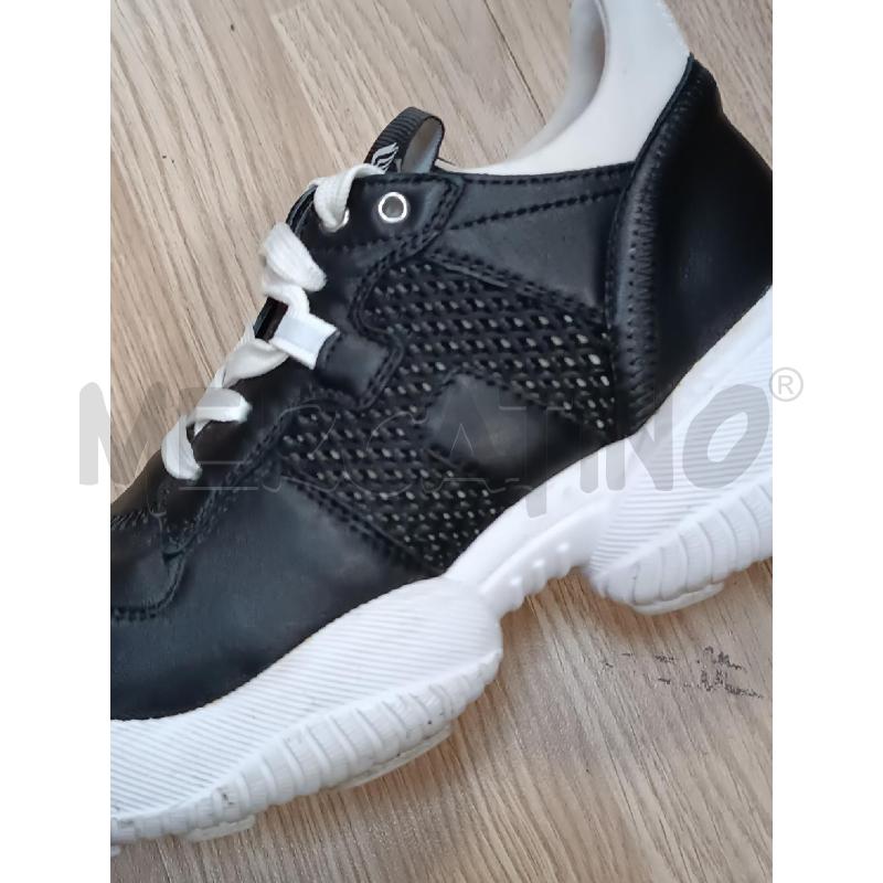 SNEAKERS DONNA HOGAN NERE A ZEPPA BIANCA  | Mercatino dell'Usato Torino tenivelli 3