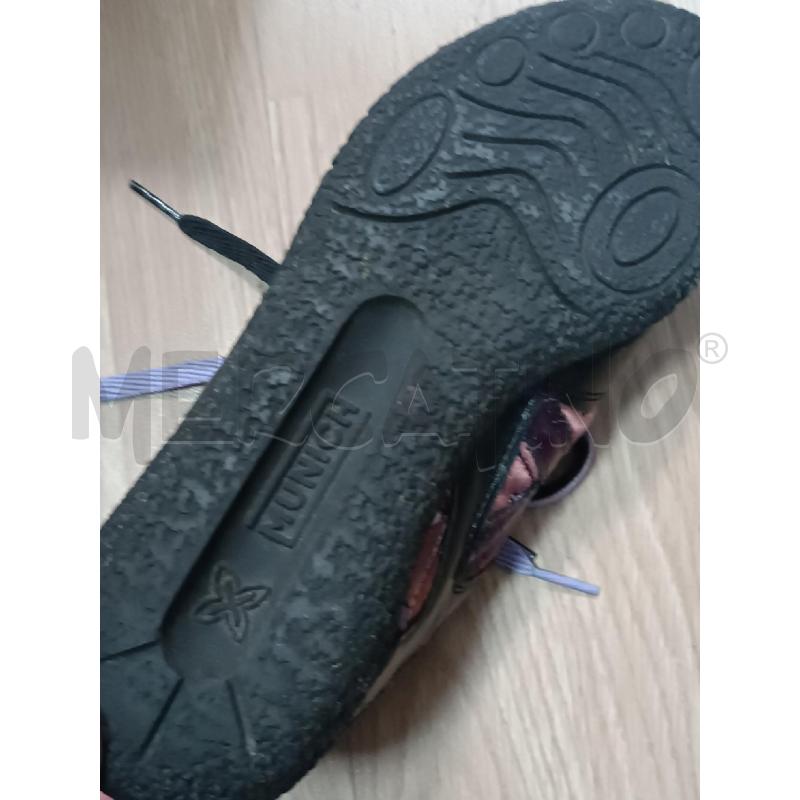 SNEAKERS DONNA MUNICH RASO ROSANTICO FLOREALE E PELLE NERA  | Mercatino dell'Usato Torino tenivelli 5