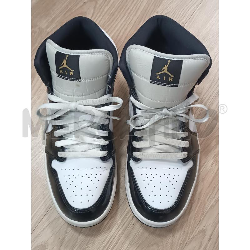 SNEAKERS UOMO NIKE AIR JORDAN BIANCHE VERNICE NERA E DETTAGLI DORATO | Mercatino dell'Usato Torino tenivelli 1
