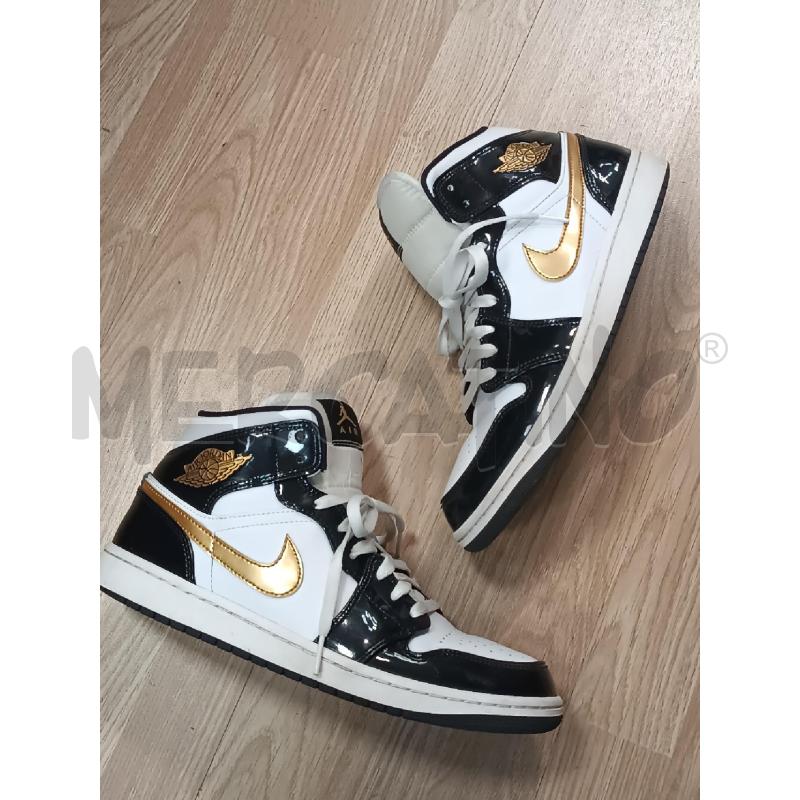SNEAKERS UOMO NIKE AIR JORDAN BIANCHE VERNICE NERA E DETTAGLI DORATO | Mercatino dell'Usato Torino tenivelli 2
