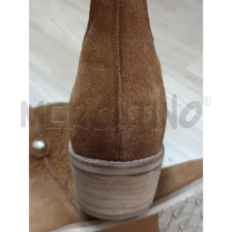 STIVALETTI DONNA CARMELA STILE CAMPERO SCAMOSCIATO MARRONE TRAFORATO | Mercatino dell'Usato Torino tenivelli 5