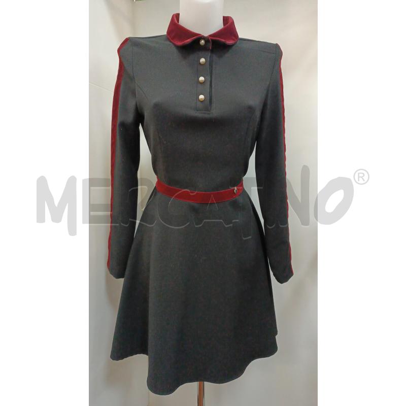 VESTITO DONNA RINASCIMENTO NERO VELLUTO ROSSO MANICA LUNGA  | Mercatino dell'Usato Torino tenivelli 1