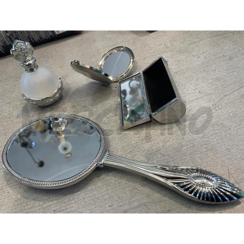 SET DI BELLEZZA ARGENTATO CON MADREPERLA  | Mercatino dell'Usato Nichelino bardonecchia 4