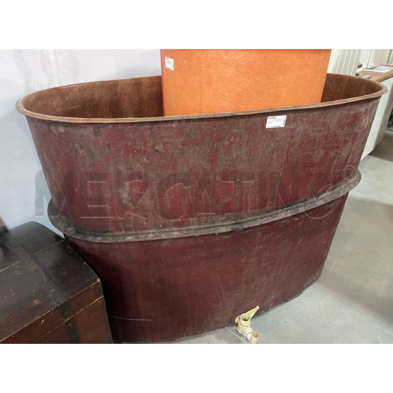 VASCONE IN VETRO RESINA 900L | Mercatino dell'Usato Nichelino bardonecchia 1
