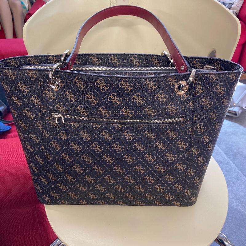 BORSA DONNA GUESS NERO BEIGE MANICI ROSSI | Mercatino dell'Usato Carmagnola 4