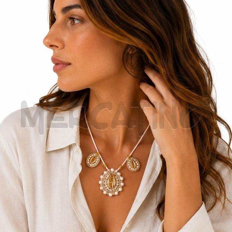 COLLANA ROSA UNCINETTO FATTI A MANO CONCHIGLIE  | Mercatino dell'Usato Carmagnola 1
