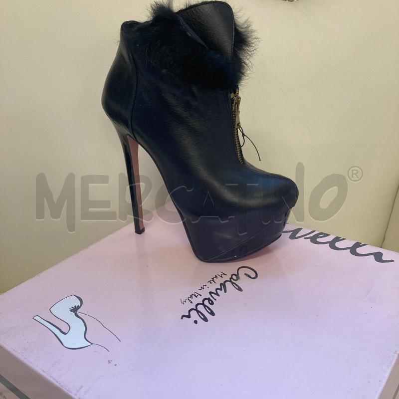 SCARPE TACCHI NERA COLAVELLI PELLICCIA | Mercatino dell'Usato Carmagnola 2