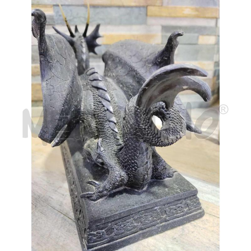 ACTION FIGURE DRAGONE NERO CON SFERA BLU | Mercatino dell'Usato Settimo torinese 5