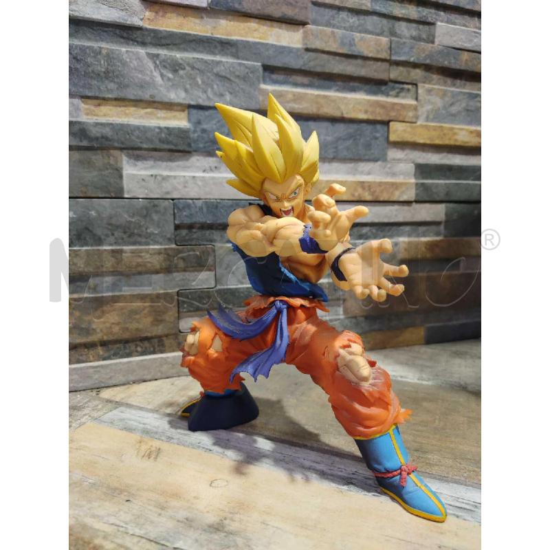 ACTION FIGURE GOKU  CON BASE BLU | Mercatino dell'Usato Settimo torinese 1