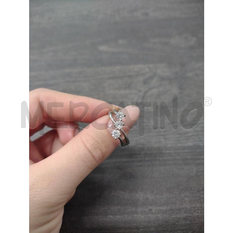 ANELLO DONNA A 3 ZIRCONI | Mercatino dell'Usato Settimo torinese 2