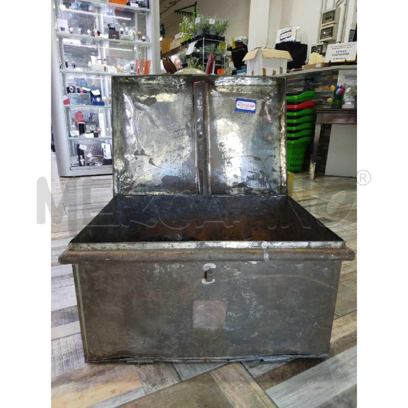 BAULE IN FERRO ANTICO CON MANIGLIE  | Mercatino dell'Usato Settimo torinese 4