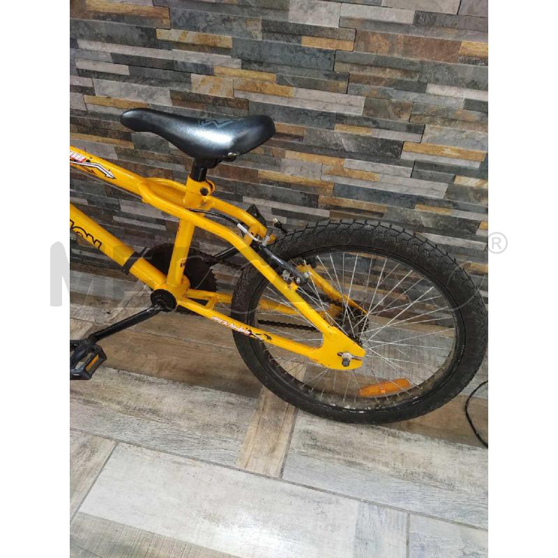 BICICLETTINA BMX GIALLA DECATHLON | Mercatino dell'Usato Settimo torinese 3