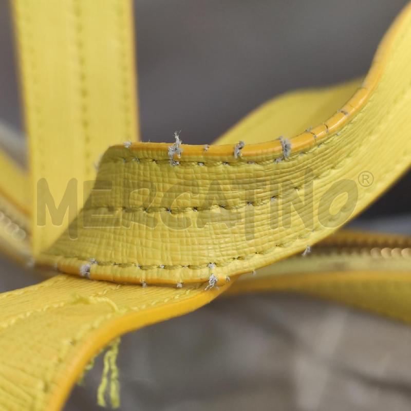 BORSA A MANO FURLA PELLE GIALLA CON POCHETTE INTERNA | Mercatino dell'Usato Settimo torinese 4