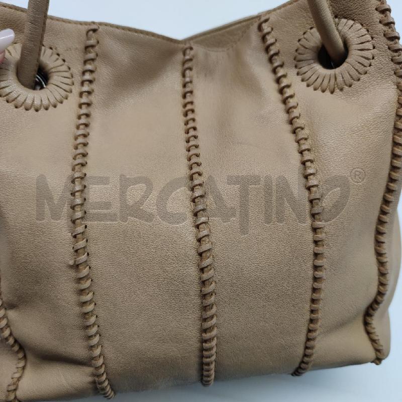 BORSA COCCINELLE PELLE NOCCIOLA CUCITURE RILIEVO | Mercatino dell'Usato Settimo torinese 4