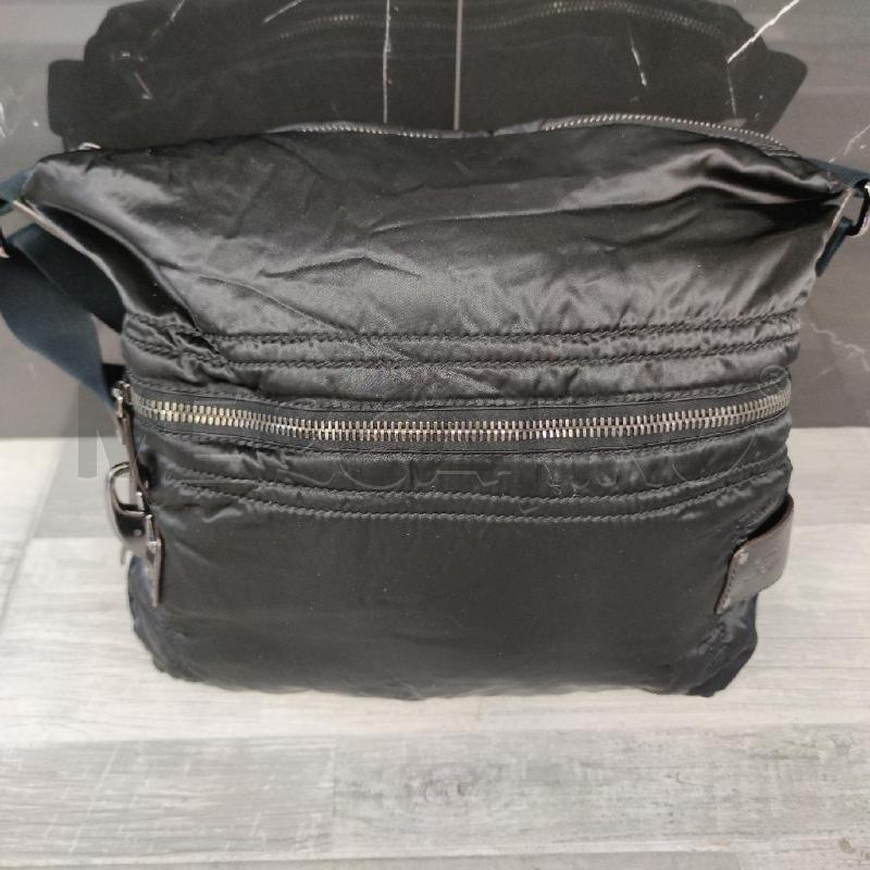 BORSA DONNA FAY NERA ZIP CON GANCIO METALLICO | Mercatino dell'Usato Settimo torinese 1