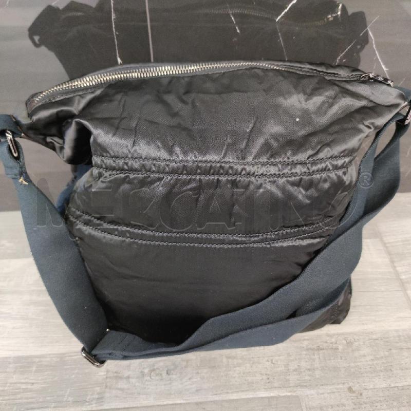 BORSA DONNA FAY NERA ZIP CON GANCIO METALLICO | Mercatino dell'Usato Settimo torinese 2