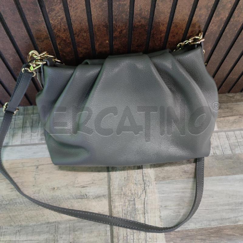 BORSA DONNA GRIGIA PELLE TRACOLLA MANICO DORATO | Mercatino dell'Usato Settimo torinese 2