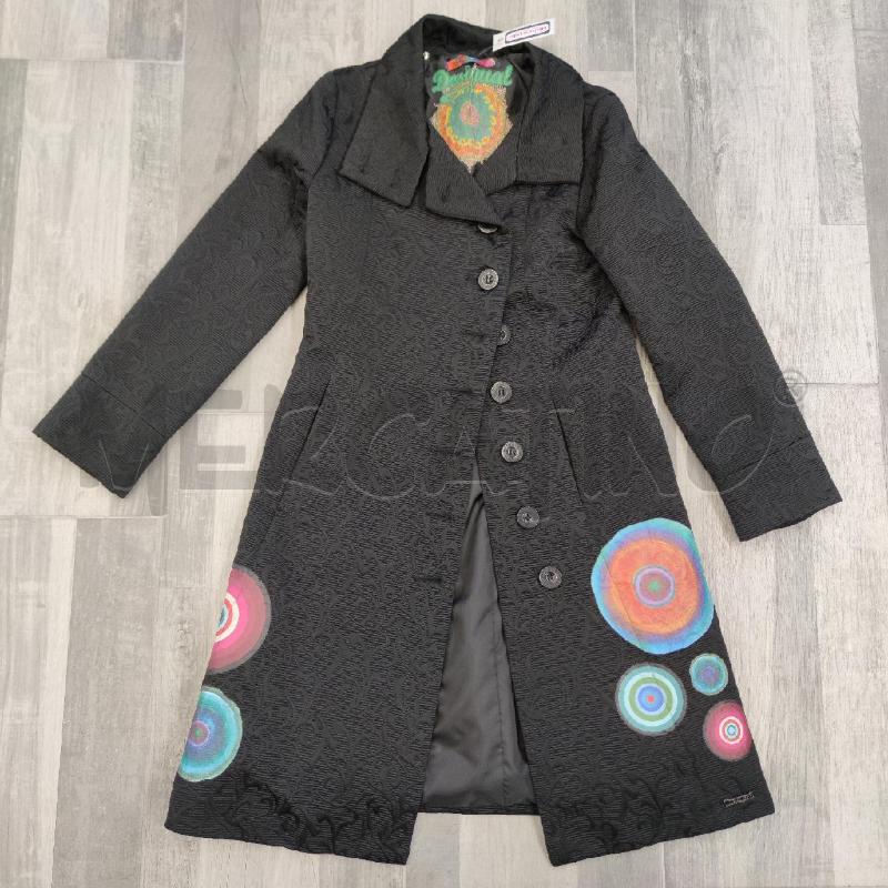 CAPPOTTO LEGGERO DESIGUAL NERO DAMASCATO MOTIVO CERCHI COLORATI | Mercatino dell'Usato Settimo torinese 1