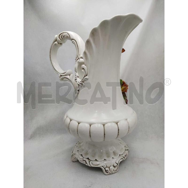 CARAFFA BASSANO BIANCA CON FIORI RILIEVO | Mercatino dell'Usato Settimo torinese 2
