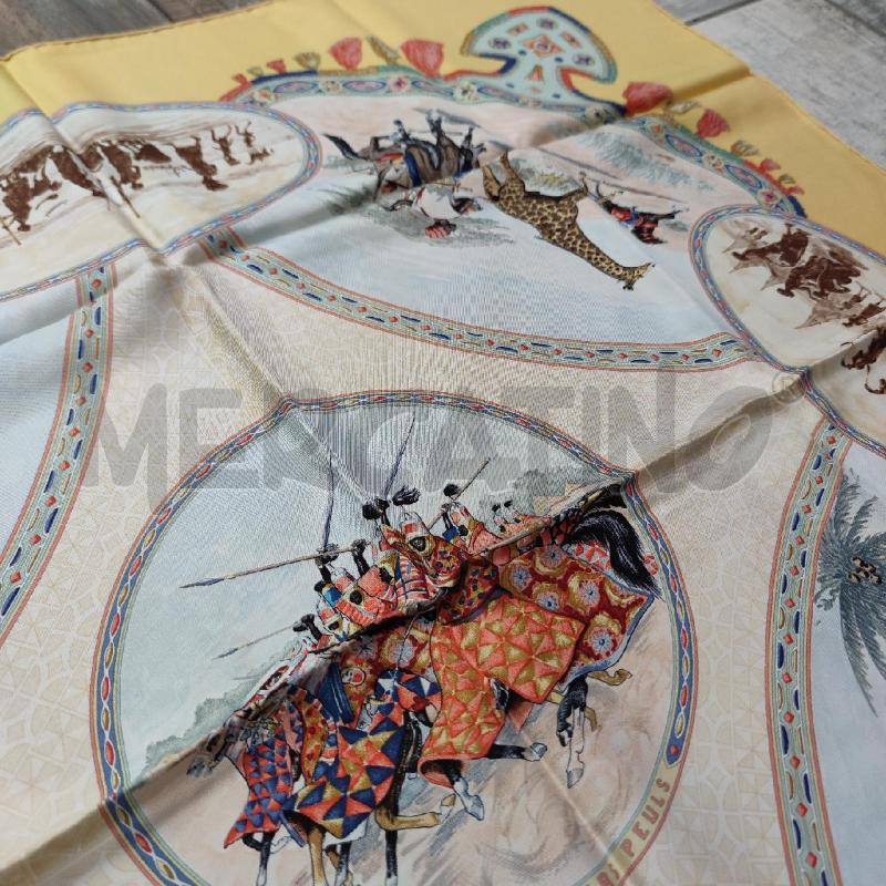 FOULARD HERMES SETA GIALLO CAVALIERI E TRIBU AFRICANE | Mercatino dell'Usato Settimo torinese 4