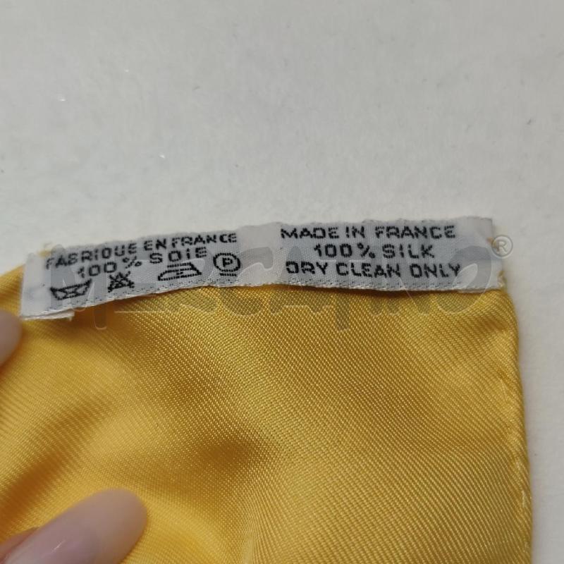 FOULARD HERMES SETA GIALLO CAVALIERI E TRIBU AFRICANE | Mercatino dell'Usato Settimo torinese 5