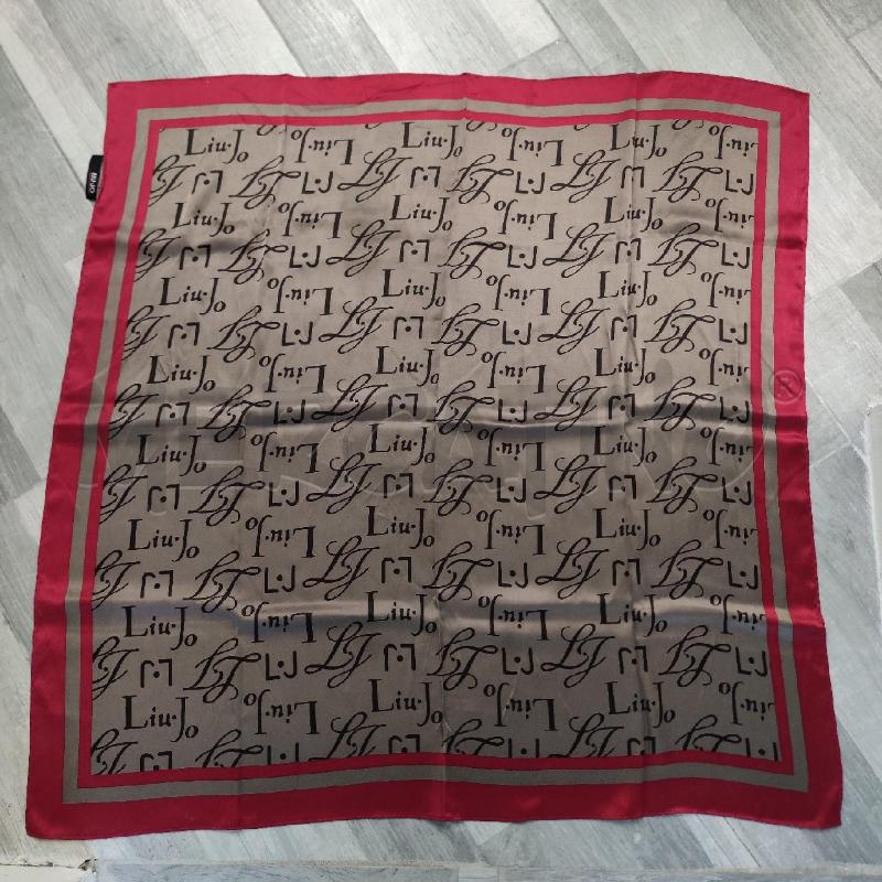 FOULARD LIU JO TORTORA MAGENTA | Mercatino dell'Usato Settimo torinese 1