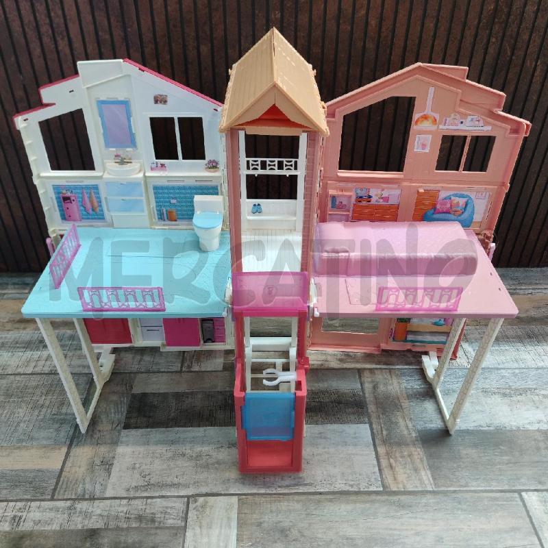 GIOCO CASA DI BARBIE MALIBU' CON ACCESSORI | Mercatino dell'Usato Settimo torinese 2