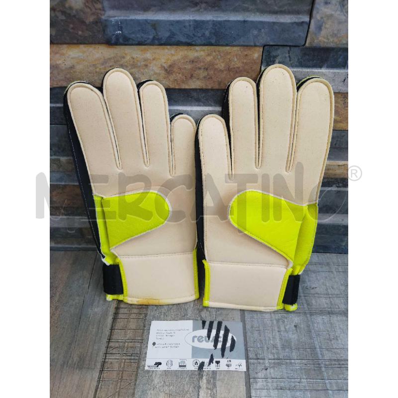 GUANTI DA CALCIO REUSCH GIALLO E NERO DA PORTIERE | Mercatino dell'Usato Settimo torinese 2