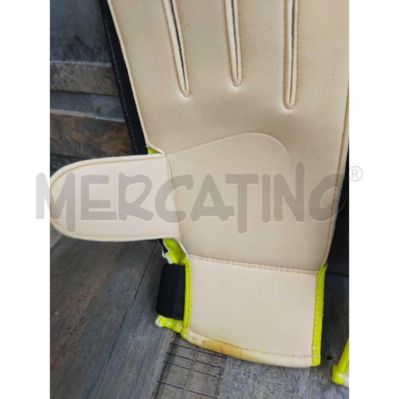 GUANTI DA CALCIO REUSCH GIALLO E NERO DA PORTIERE | Mercatino dell'Usato Settimo torinese 3