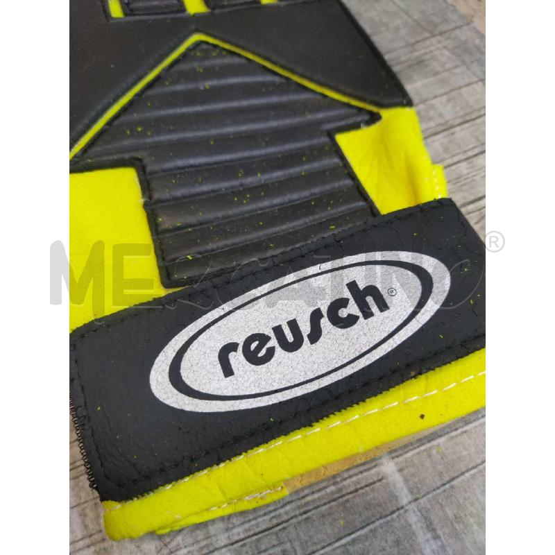 GUANTI DA CALCIO REUSCH GIALLO E NERO DA PORTIERE | Mercatino dell'Usato Settimo torinese 5