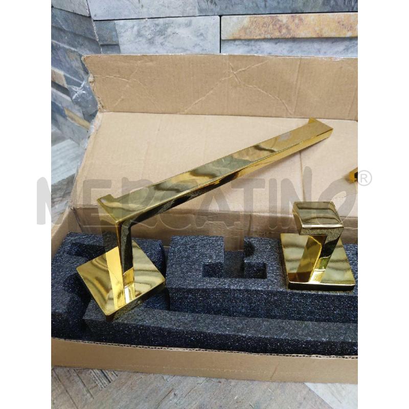KIT PORTA ASCIUGAMANI DORATO NUOVO | Mercatino dell'Usato Settimo torinese 2