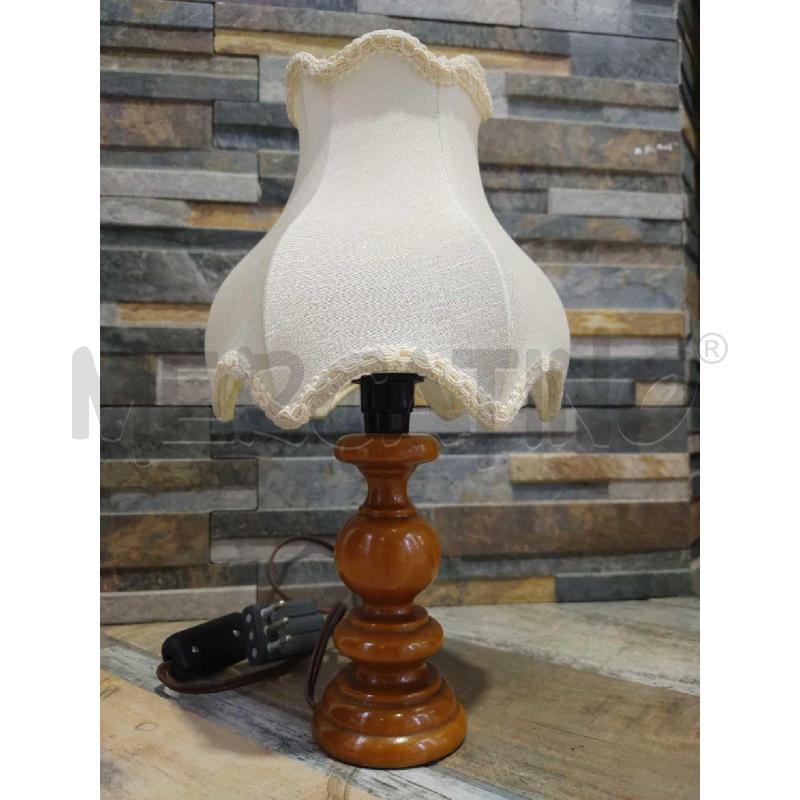 LAMPADA CON DOPPIO PARALUME BIANCO E GIALLO DA COMODINO | Mercatino dell'Usato Settimo torinese 1