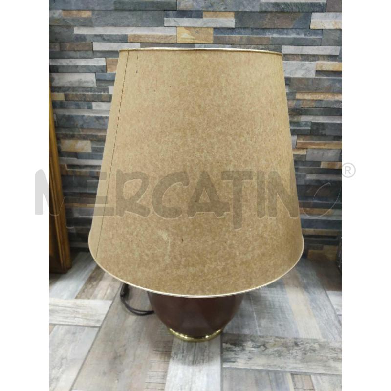 LAMPADA DA TAVOLA BASE LEGNO NOCE E PARALUME PARGAMENA | Mercatino dell'Usato Settimo torinese 1